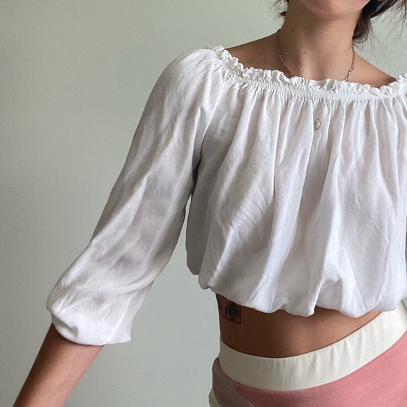 Brandy Melville off the shoulder peasant shirt - Picture 4 of 4